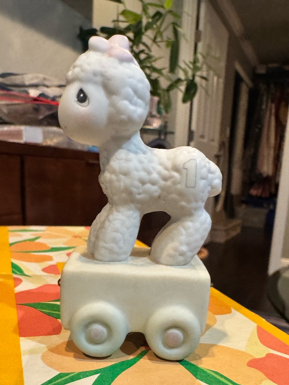 VINTAGE 1985 PRECIOUS MOMENTS HAPPY BIRTHDAY LITTLE LAMB FIGURINE